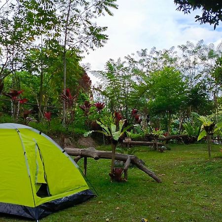 Tapian Asri Camp Hotell Bukittinggi Exteriör bild