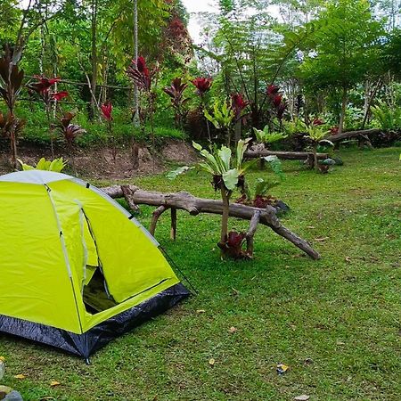 Tapian Asri Camp Hotell Bukittinggi Exteriör bild